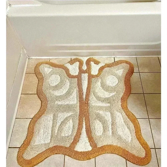 NWT 26"x26" Butterfly Shaped Bath Rug Yellow
- Opalhouse designed with Jungalow - Picture 3 of 5